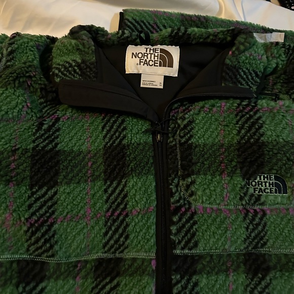 The North Face Extreme Pile Full Zip Jacket - Picture 6 of 13